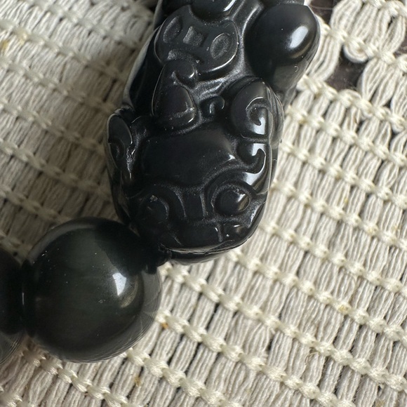 Silver Sheen Black Obsidian Beaded Bracelet with Pixiu Bead - Picture 15 of 15